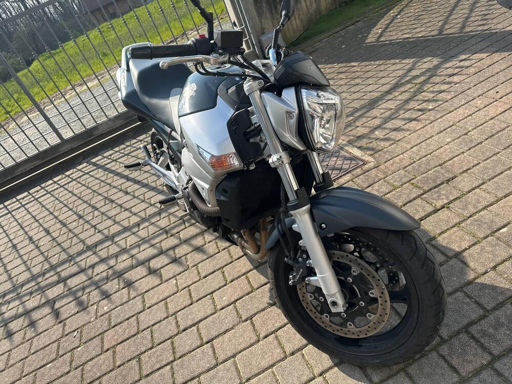 Suzuki GSR 600 (2006 - 11) (2)