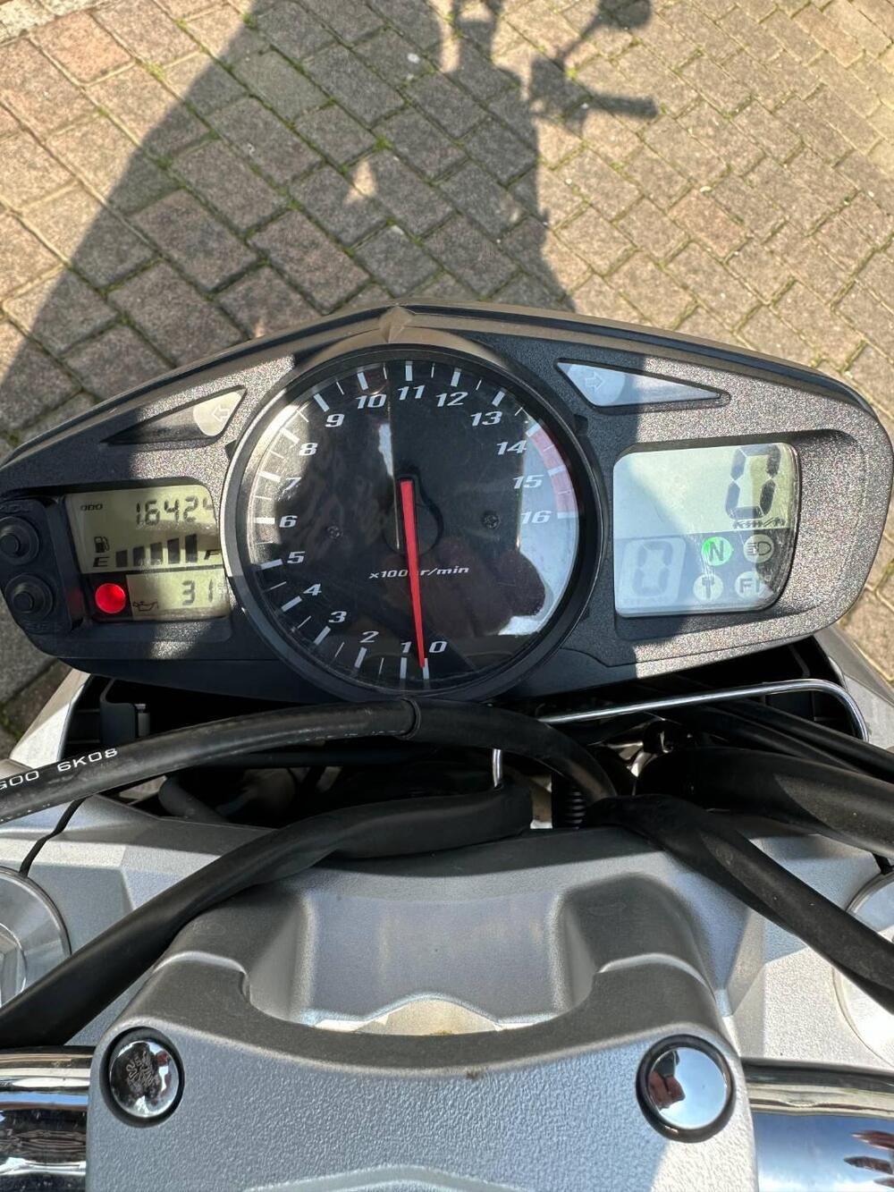 Suzuki GSR 600 (2006 - 11) (3)