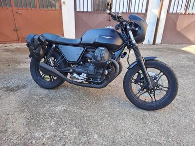 Moto Guzzi V7 III Stone (2017 - 20) usata