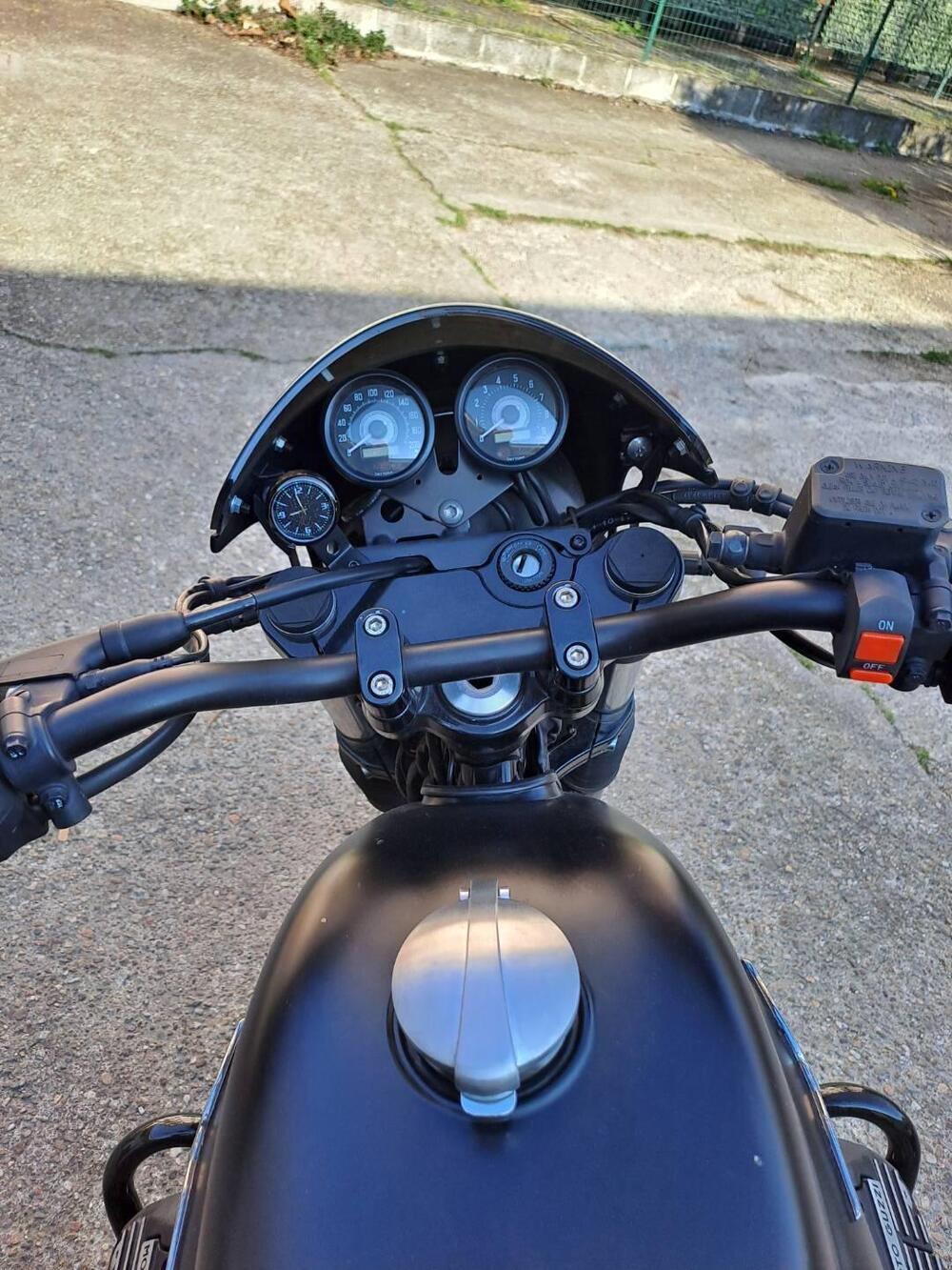 Moto Guzzi V7 III Stone (2017 - 20) (6)