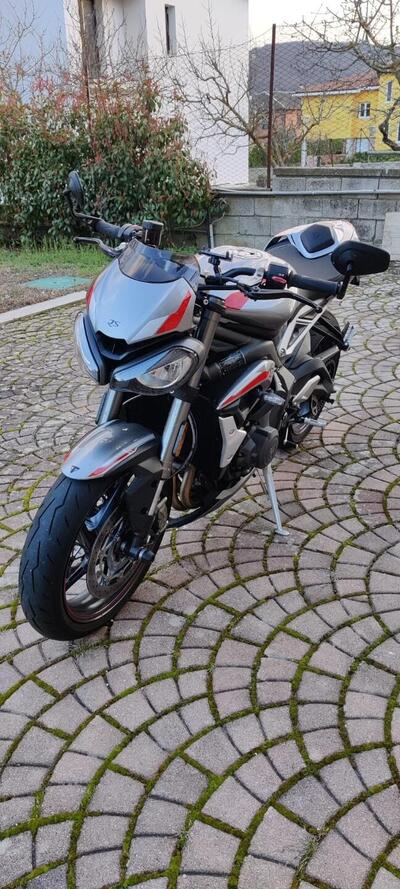 Triumph Street Triple RS (2020 - 22) usata