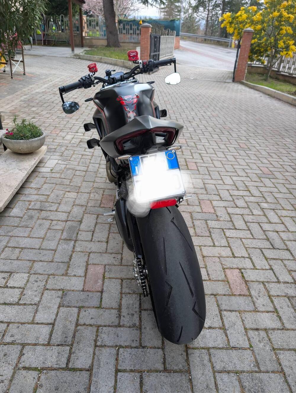 Ducati Streetfighter V4 1100 S (2021 - 22) (3)