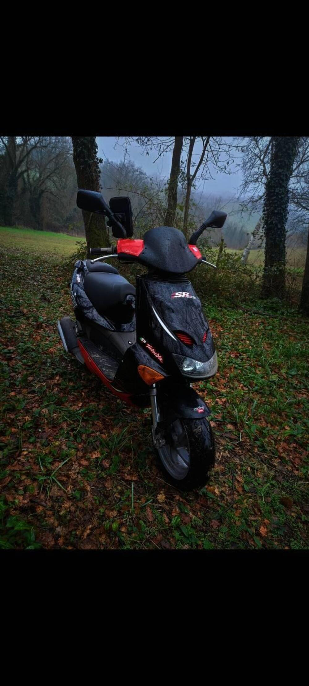 Aprilia SR 125 (1999 - 01) (2)