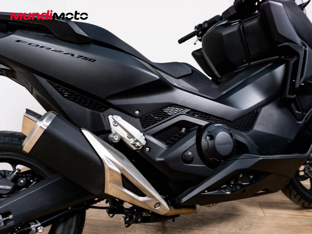 Honda Forza 750 (2025 - 26) (4)