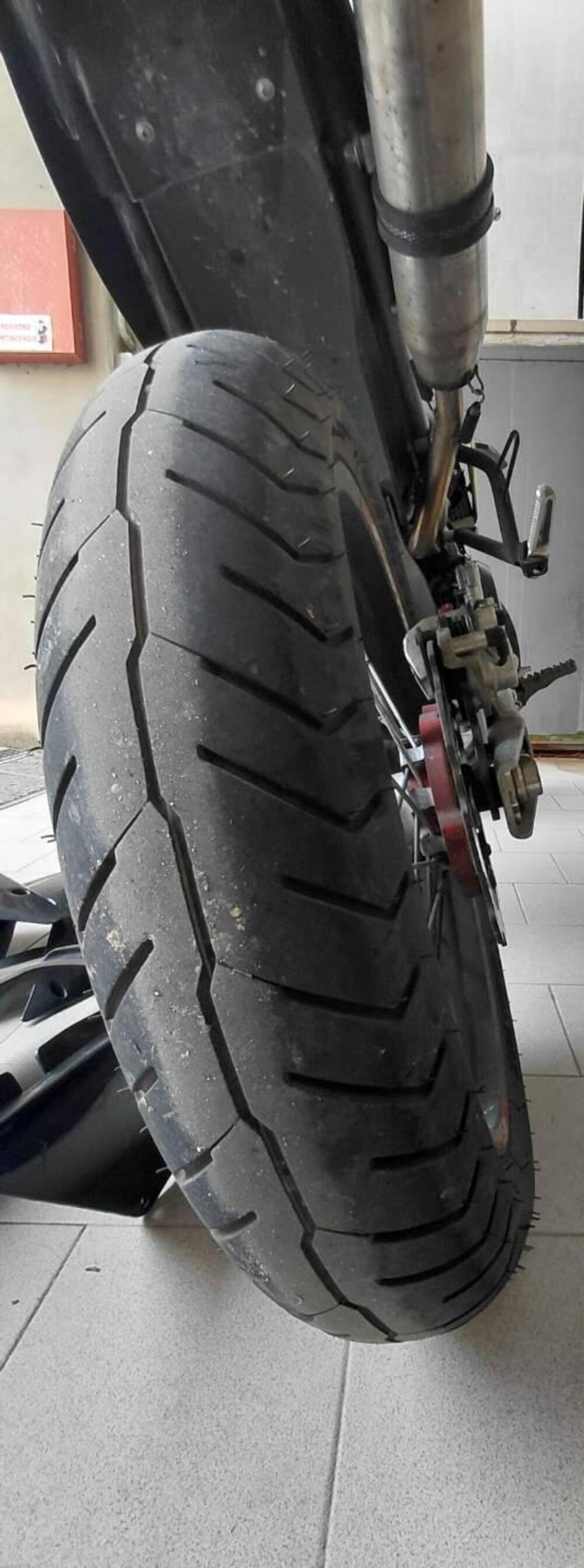 Fantic Motor Motard 125 Performance 4t (2020) (7)