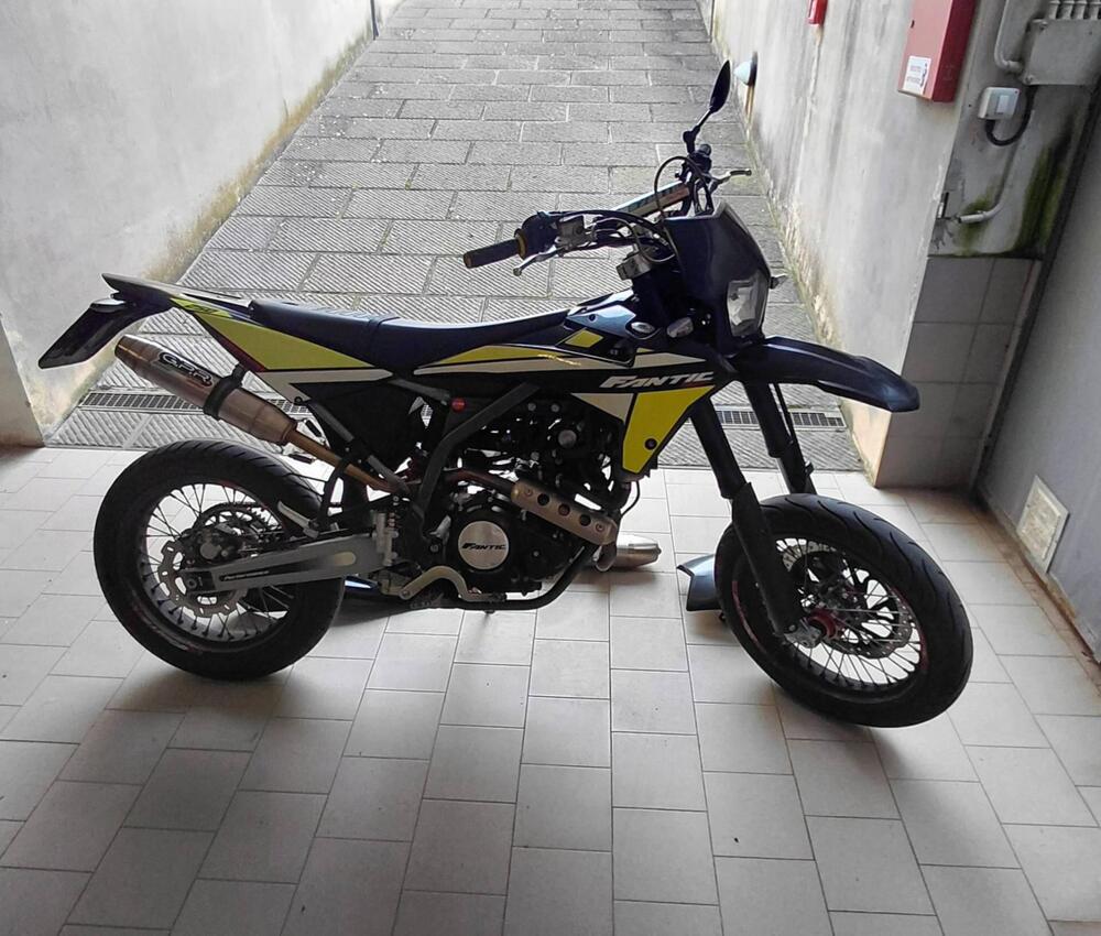 Fantic Motor Motard 125 Performance 4t (2020) (8)