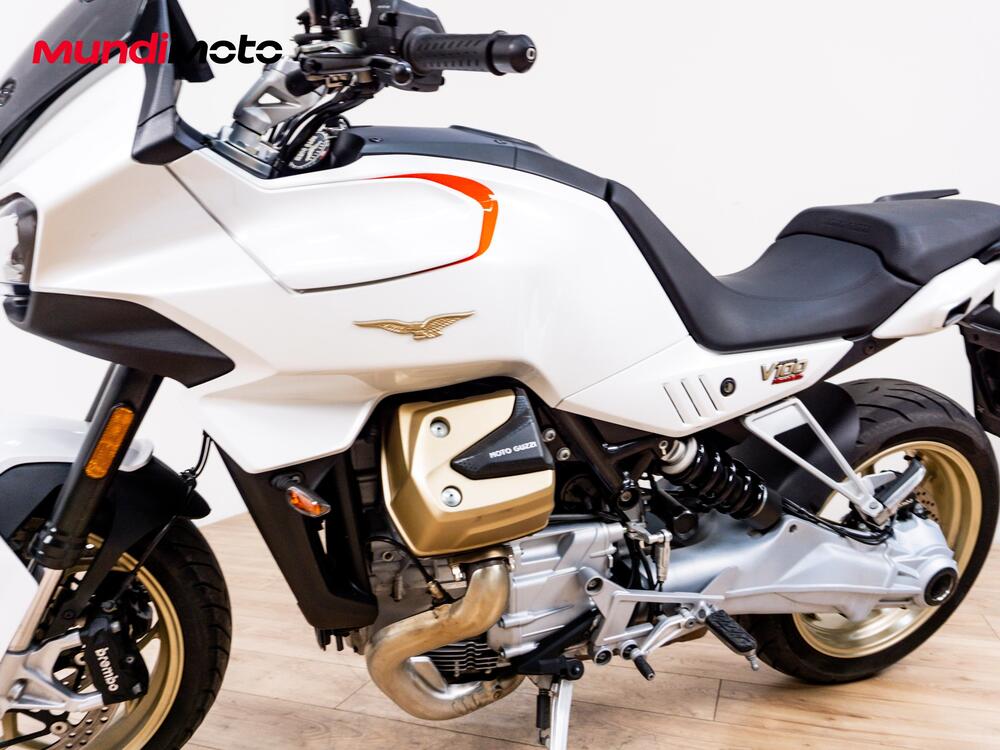Moto Guzzi V100 Mandello (2022 - 24) (7)
