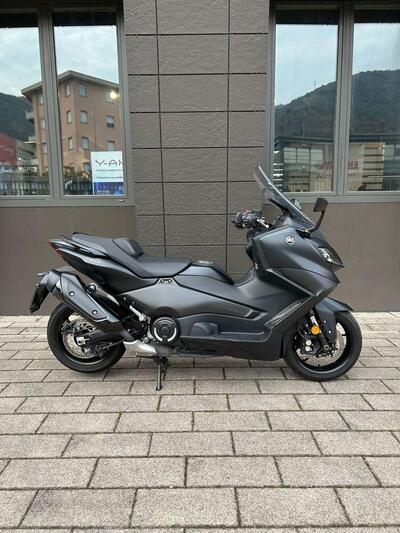 Yamaha T-Max 560 (2022 - 24) usata