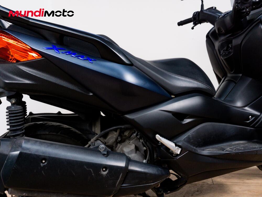 Yamaha X-Max 300 Tech Max (2020) (4)