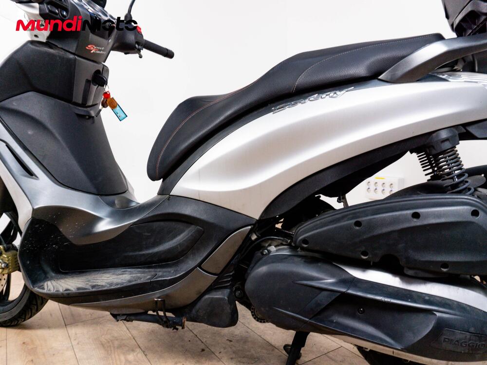 Piaggio Beverly 350 SportTouring ie ABS (2011 - 17) (9)