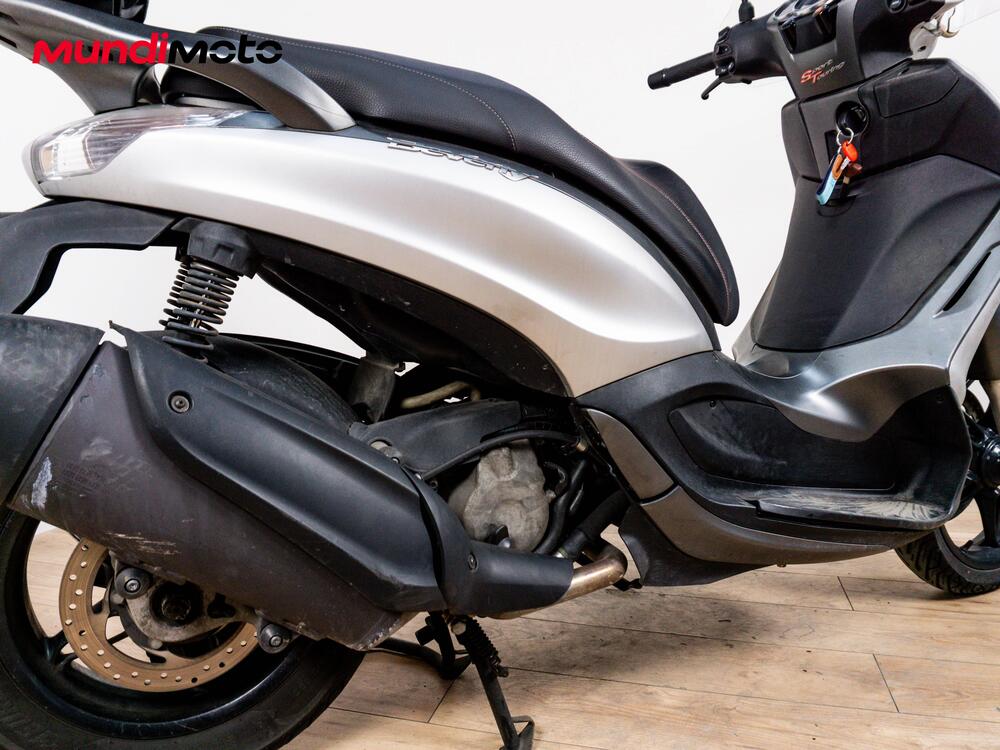 Piaggio Beverly 350 SportTouring ie ABS (2011 - 17) (4)