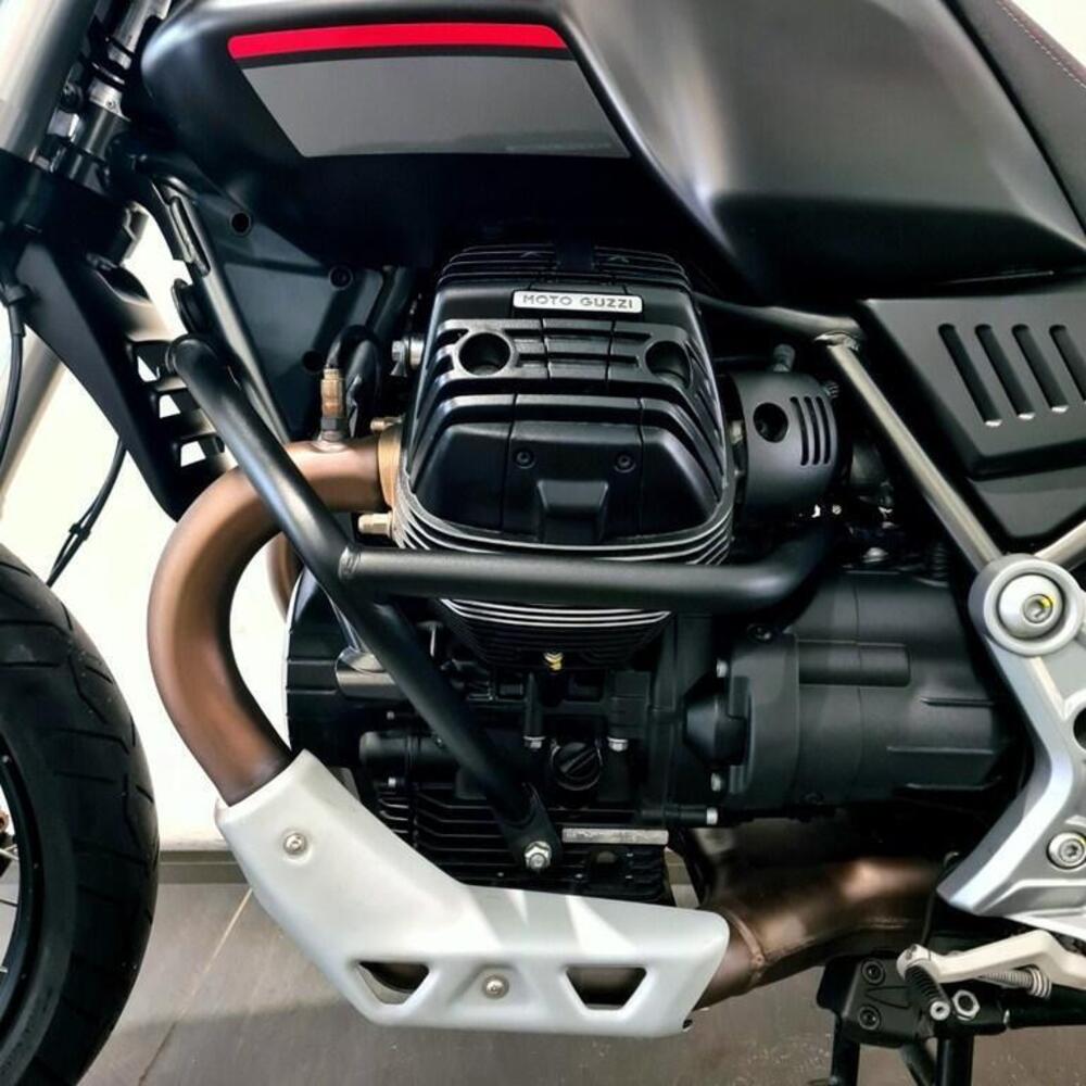 Moto Guzzi V85 TT (2021 - 23) (10)