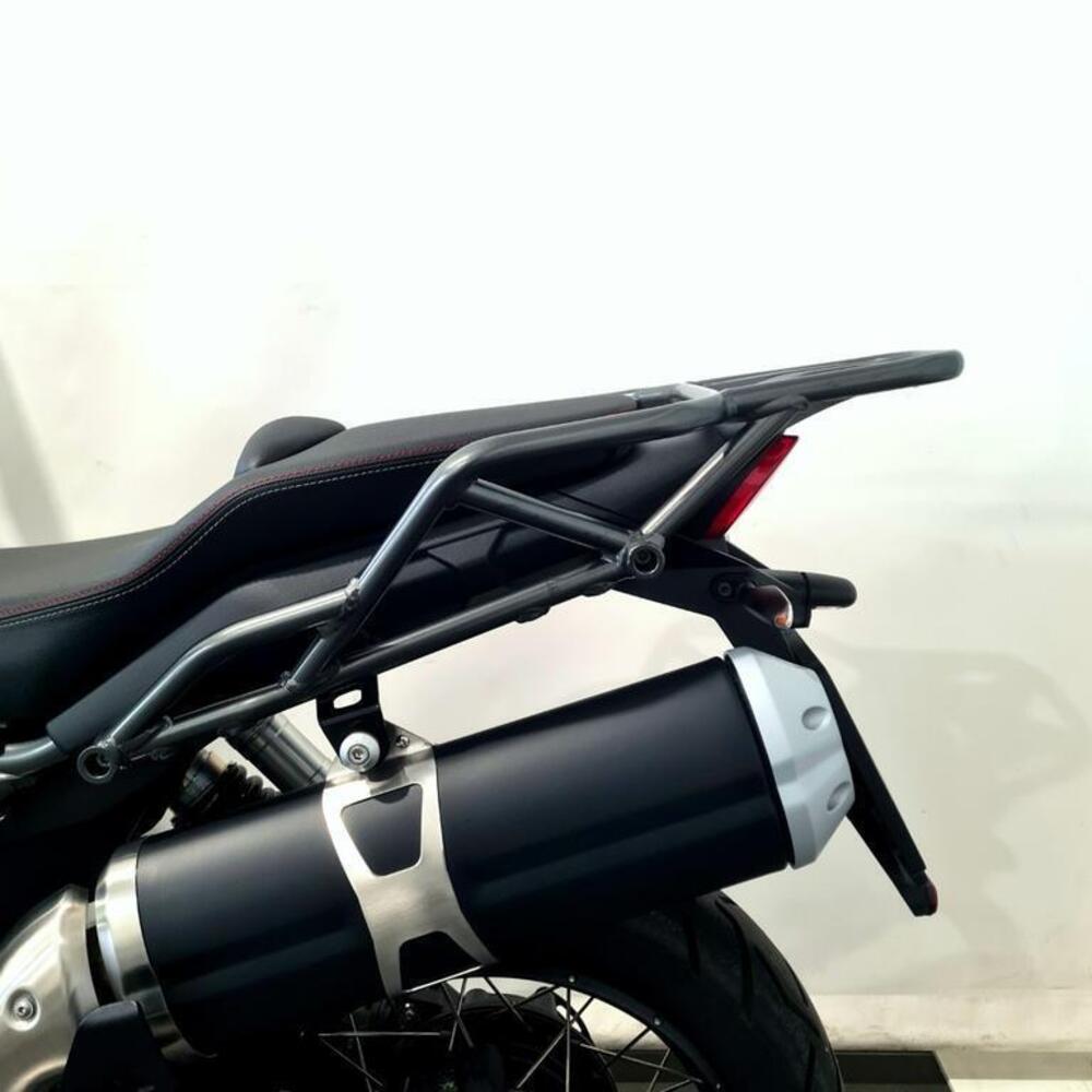 Moto Guzzi V85 TT (2021 - 23) (13)