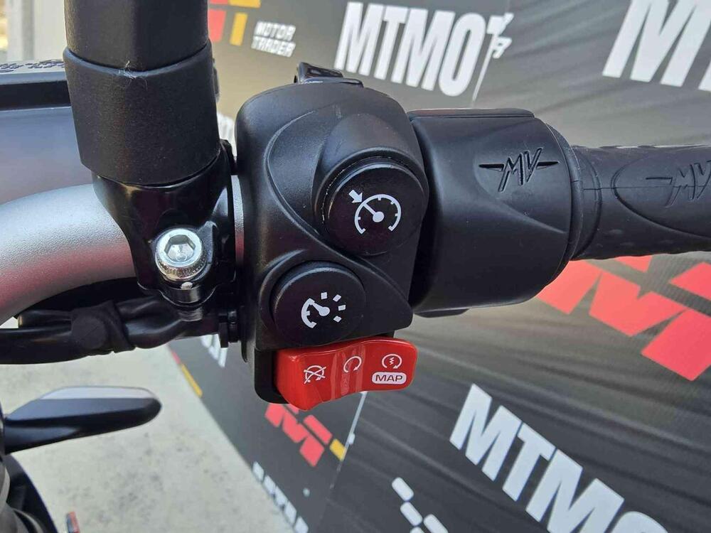 MV Agusta Brutale 800 Rosso (2021 - 23) (7)