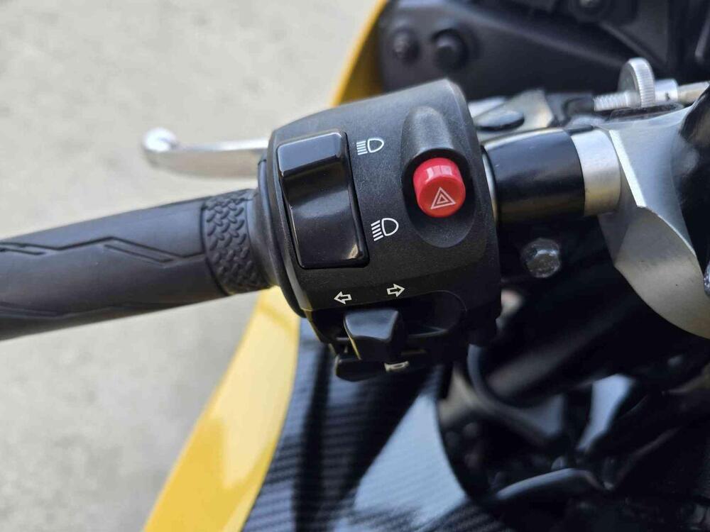 Yamaha YZF R6 (2006 - 07) (8)