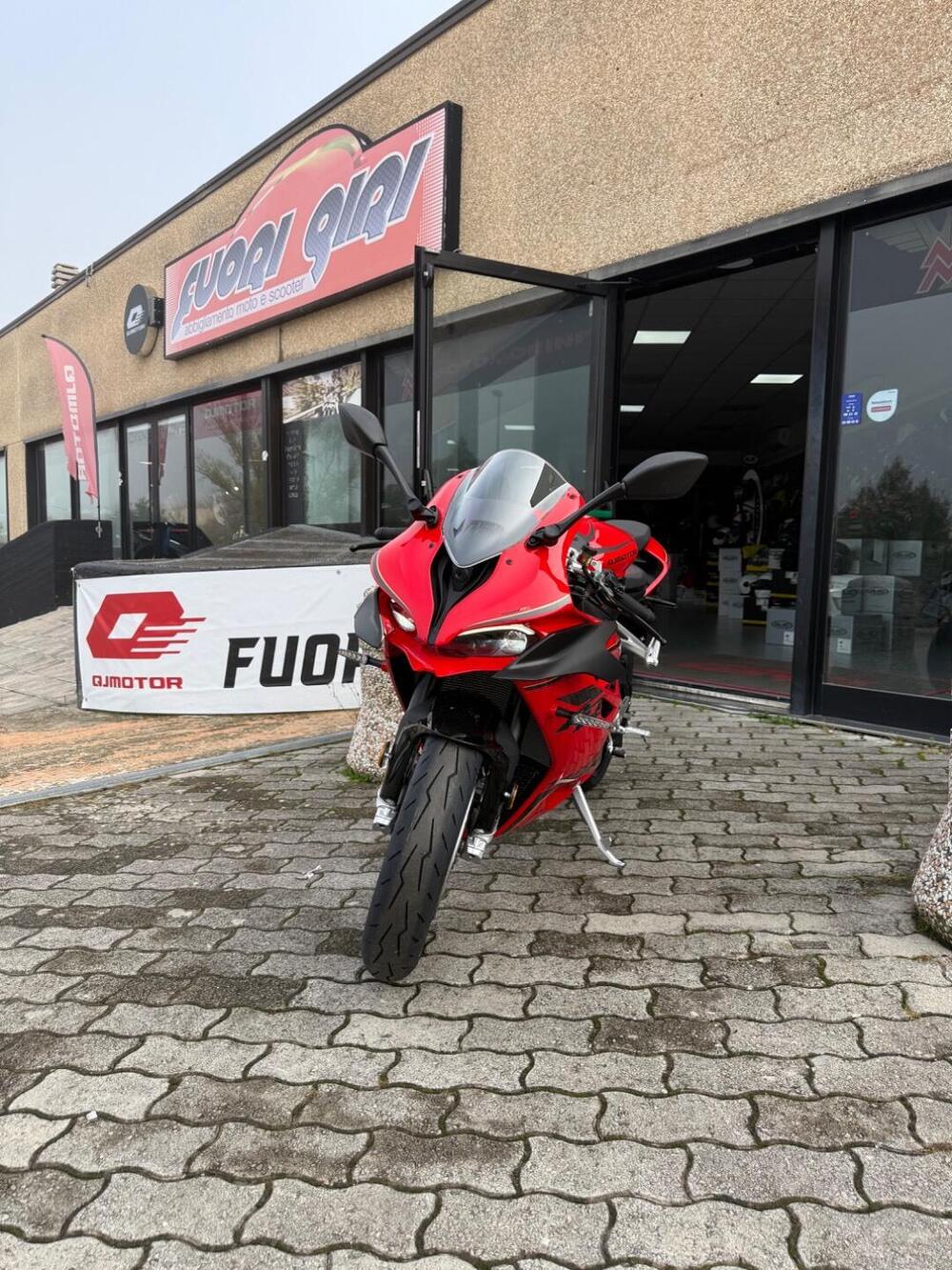 QJ Motor SRK 921 RR (2025 - 26) (7)