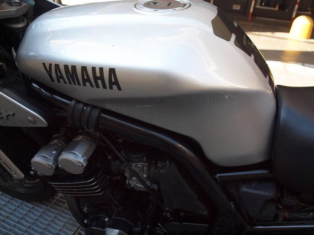 Yamaha FZS 600 Fazer S (2000 - 04) (7)