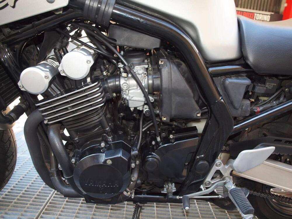 Yamaha FZS 600 Fazer S (2000 - 04) (8)