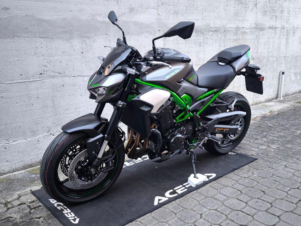 Kawasaki Z 900 (2025 - 26) (5)