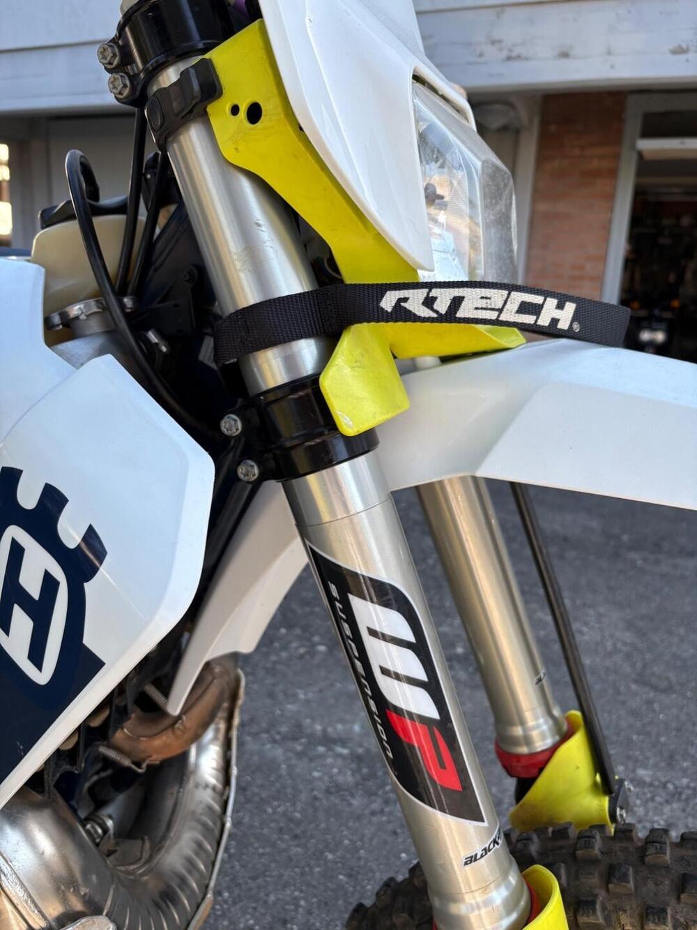 Husqvarna TE 300i (2021) (14)