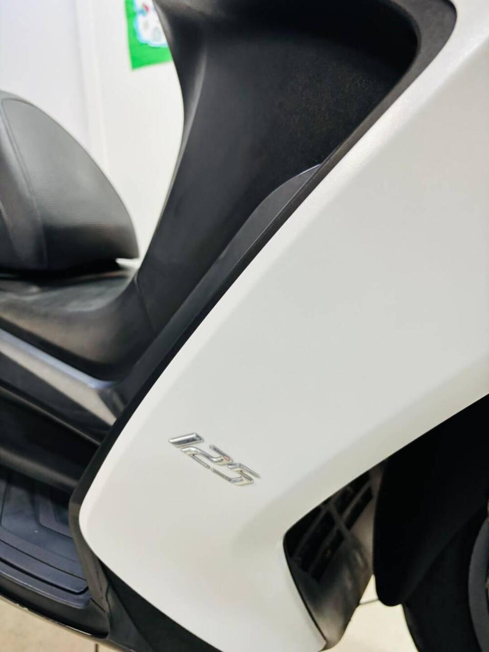 Kymco Downtown 125i ABS E4 (2016 - 19) (4)