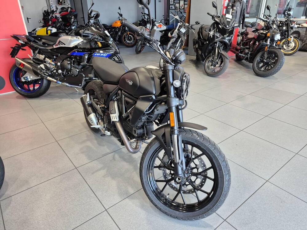 Ducati Scrambler 800 Icon Dark (2025 - 26) (2)