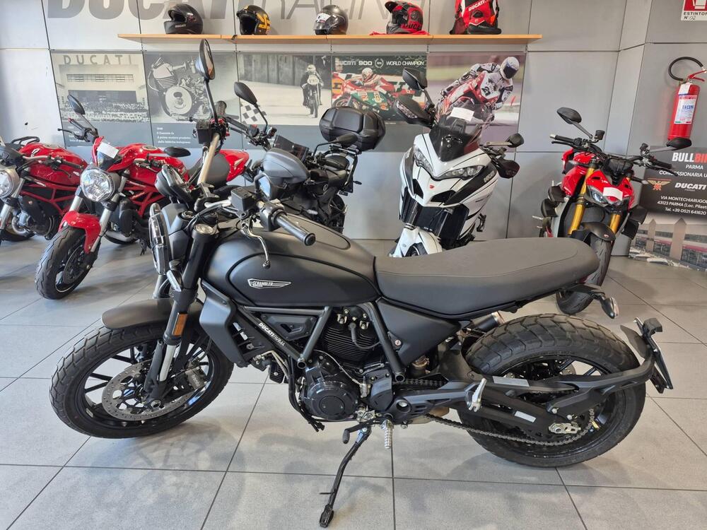 Ducati Scrambler 800 Icon Dark (2025 - 26) (4)