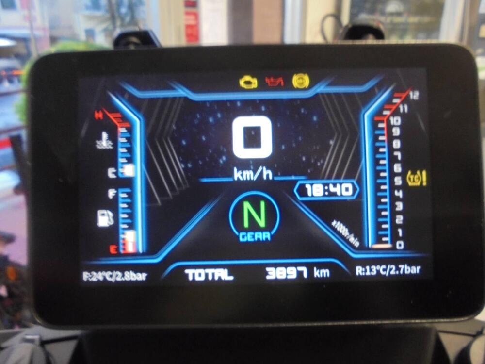 QJ Motor SRT 550 SX (2024) (2)