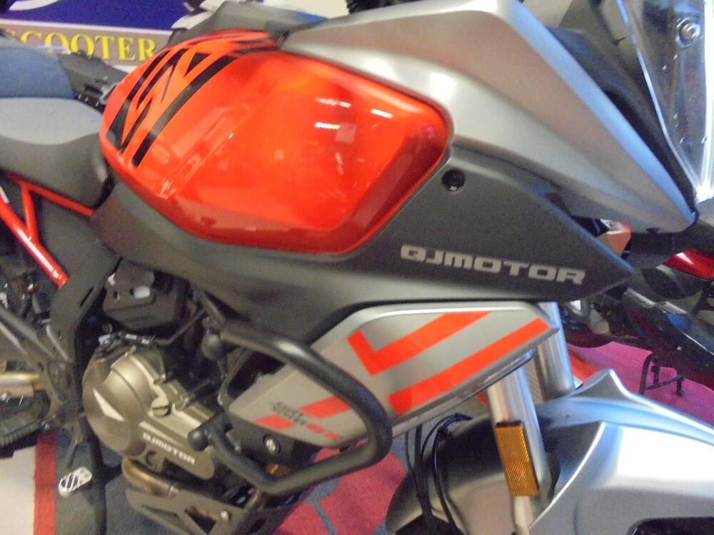 QJ Motor SRT 550 SX (2024) (4)