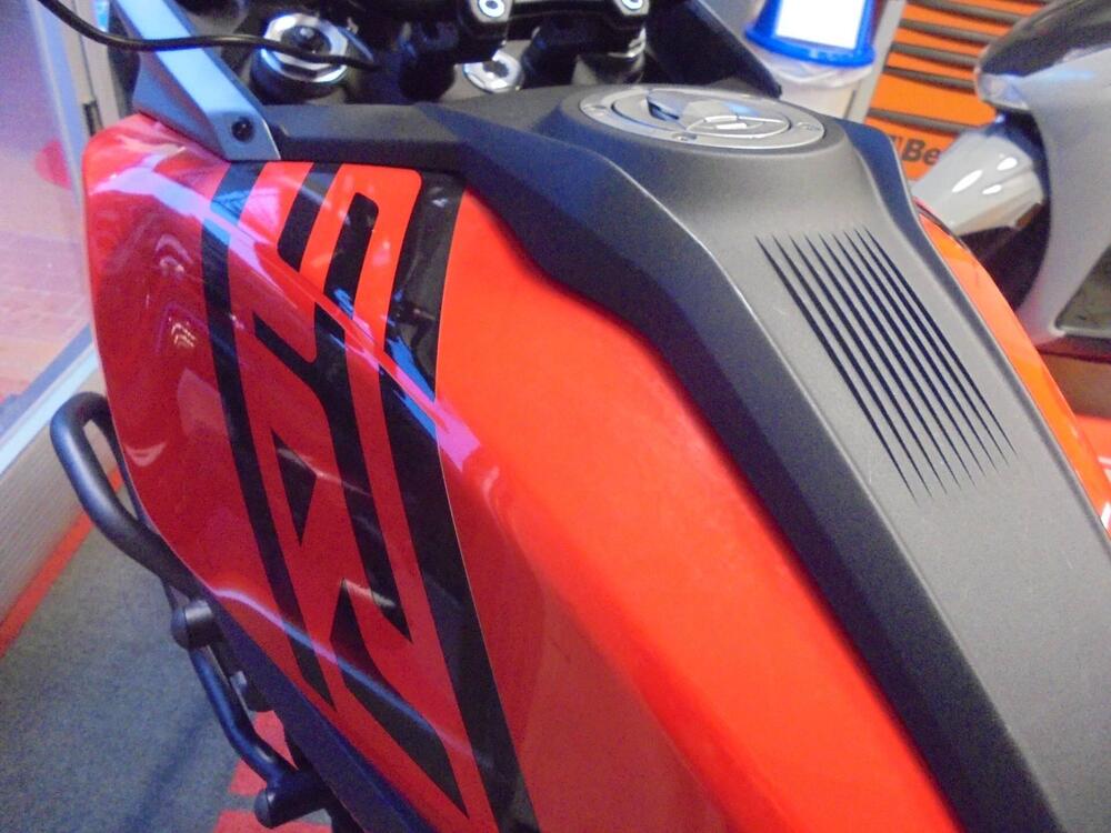 QJ Motor SRT 550 SX (2024) (7)