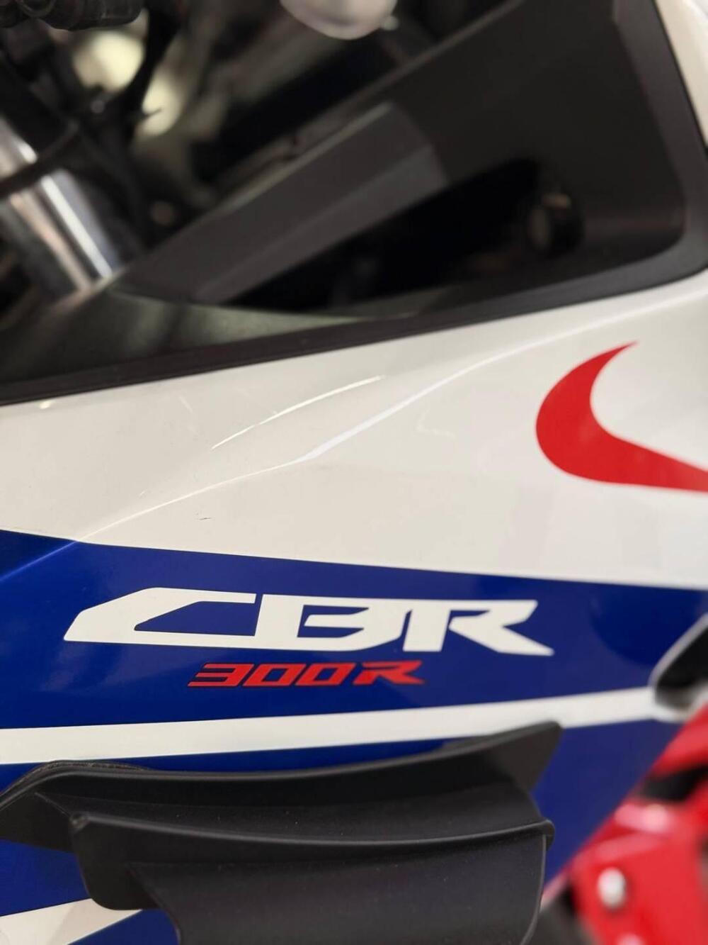 Honda CBR 300 R ABS (2014 - 17) (4)