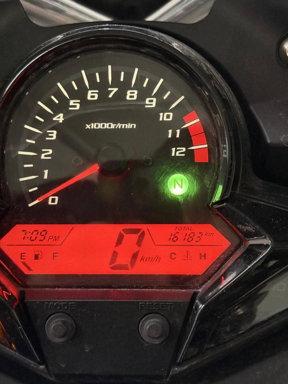 Honda CBR 300 R ABS (2014 - 17) (6)