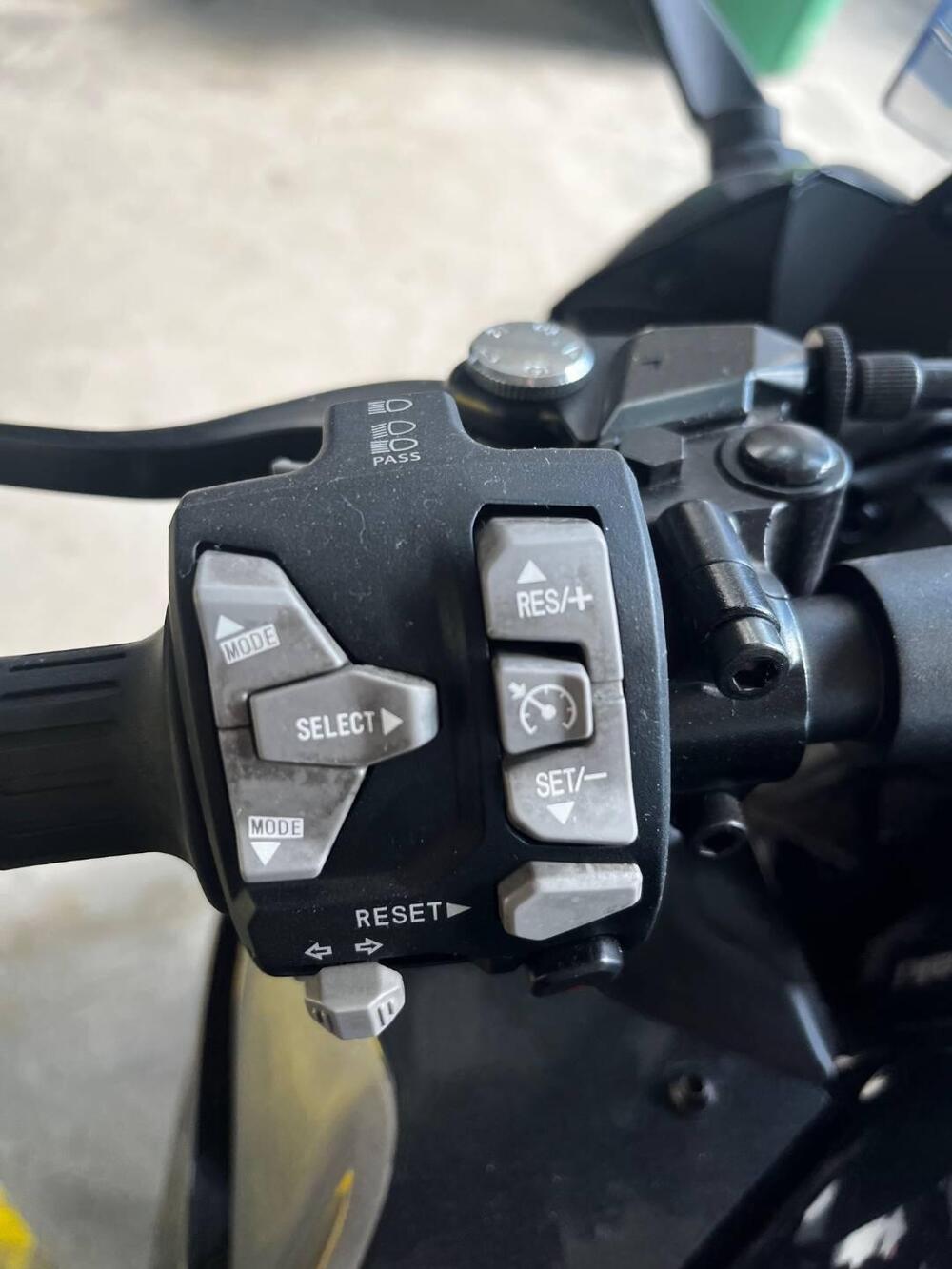 Kawasaki Ninja 1000 SX (2021 - 24) (8)