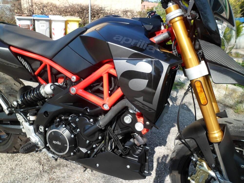 Aprilia Dorsoduro 900 (2017 - 20) (9)