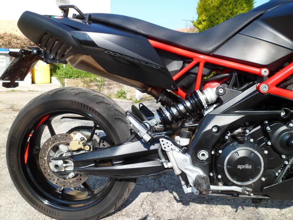 Aprilia Dorsoduro 900 (2017 - 20) (10)