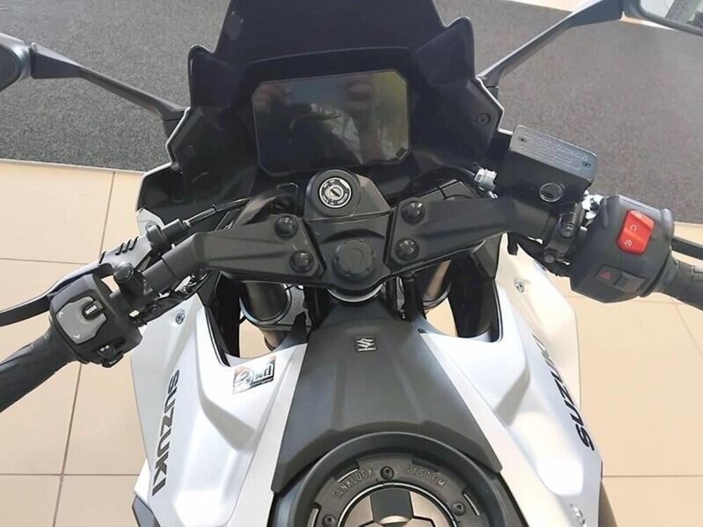 Suzuki GSX-8R (2024 - 26) (4)