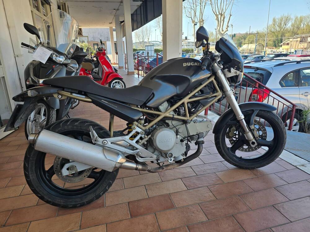 Ducati Monster 600 Dark (1998 - 01) (4)