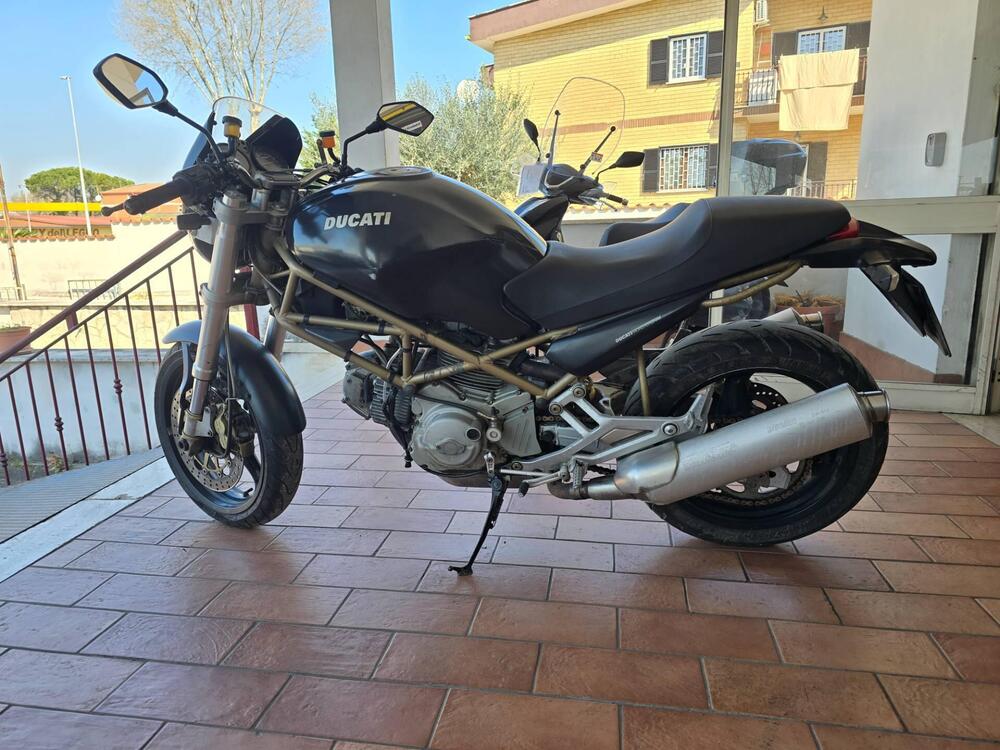 Ducati Monster 600 Dark (1998 - 01) (2)