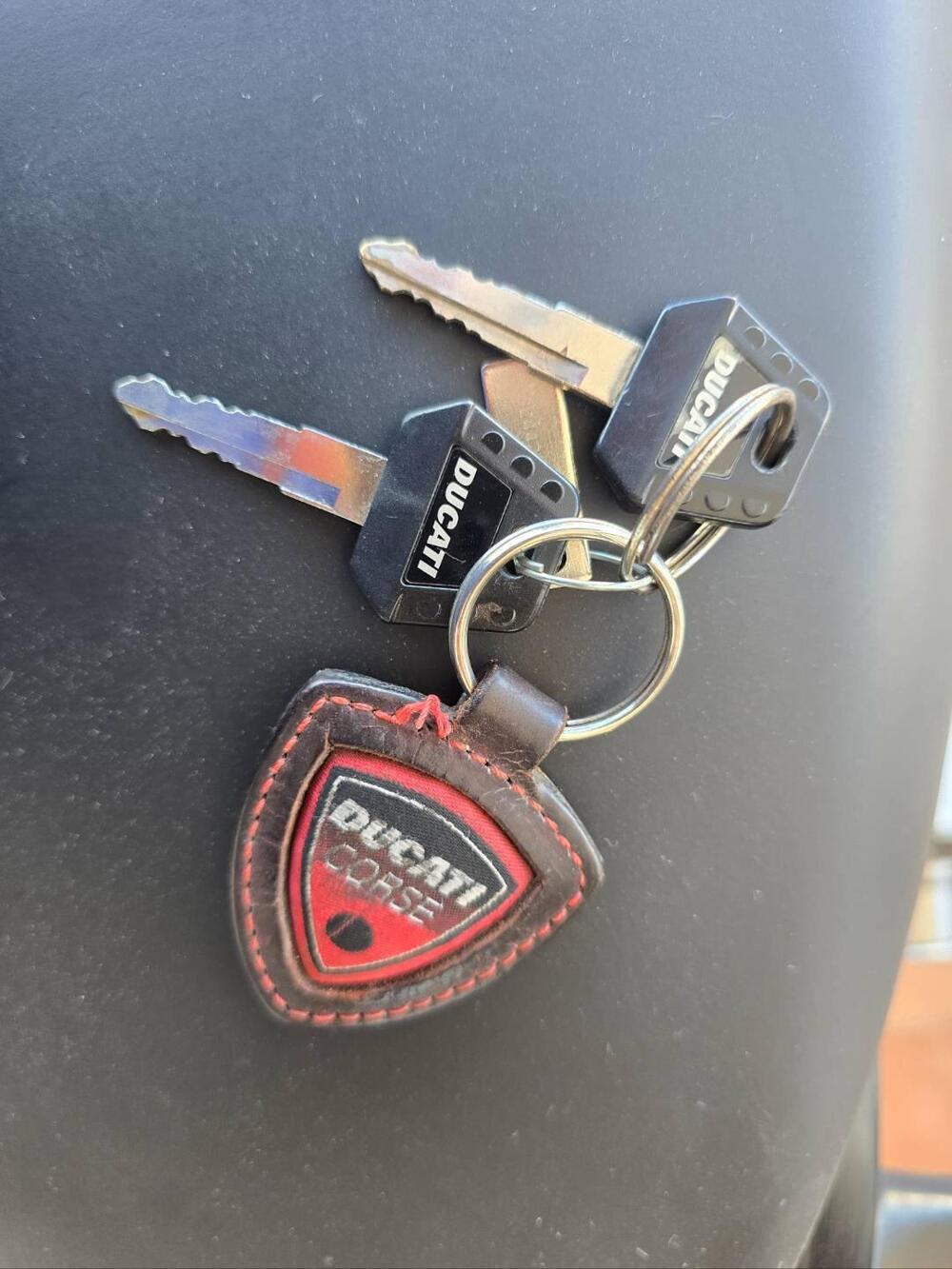 Ducati Monster 600 Dark (1998 - 01) (7)