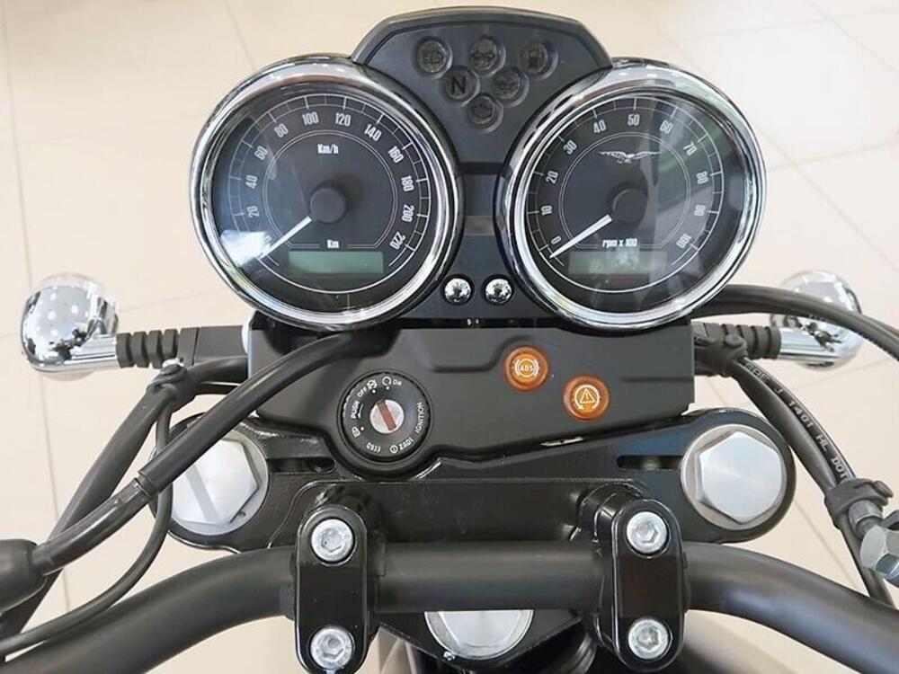 Moto Guzzi V7 II Stone (2015 - 17) (5)