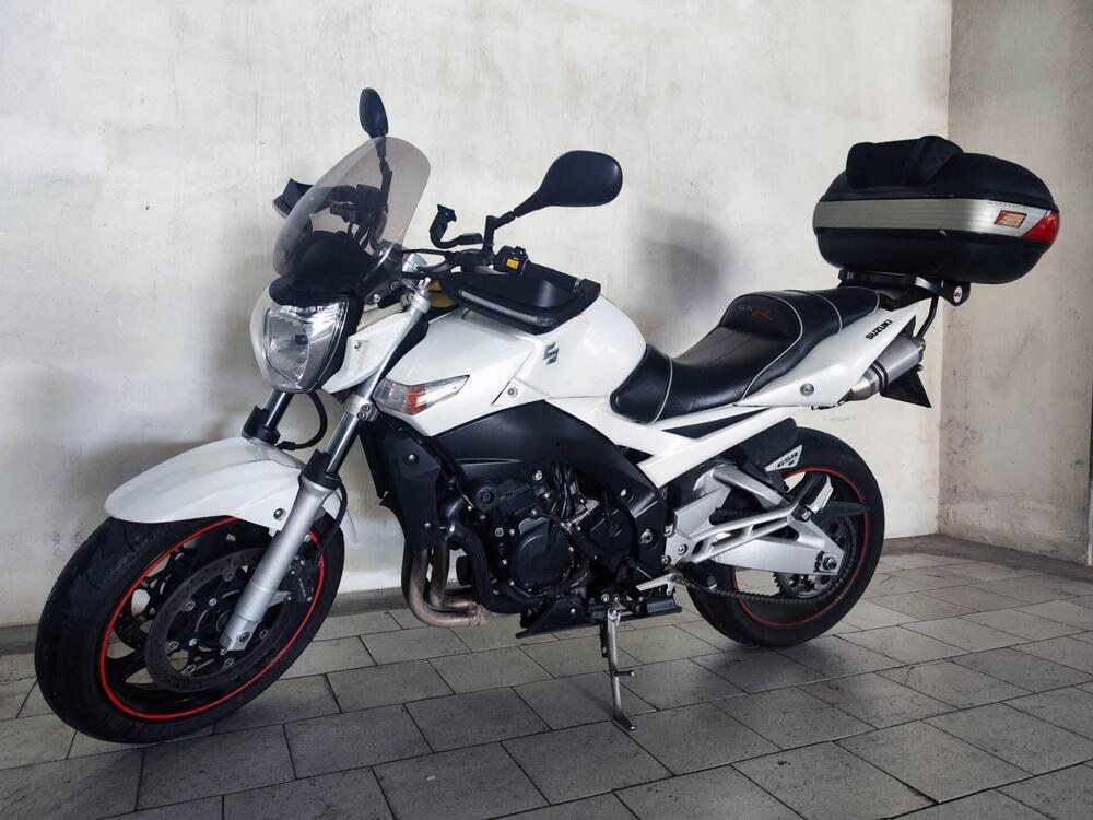 Suzuki GSR 600 (2006 - 11) (2)