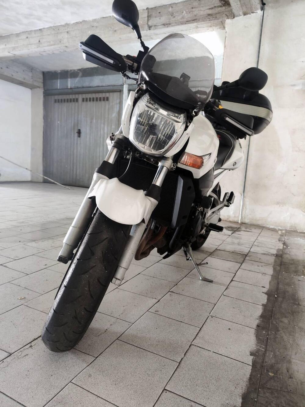 Suzuki GSR 600 (2006 - 11) (4)