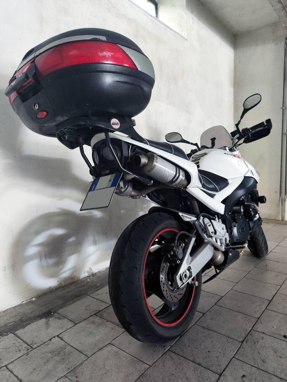 Suzuki GSR 600 (2006 - 11) (5)