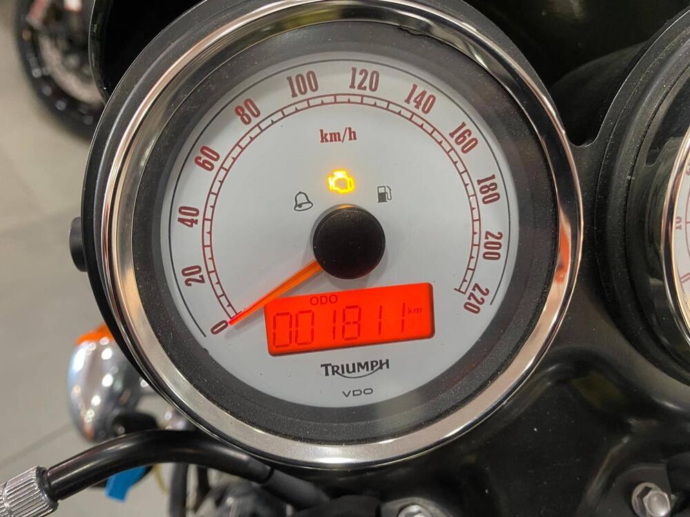 Triumph Thruxton 900 (2004 - 15) (2)