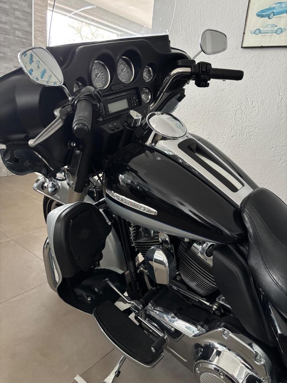 Harley-Davidson 1690 Electra Glide Ultra Classic (2014 - 16) - FLHTCU (4)