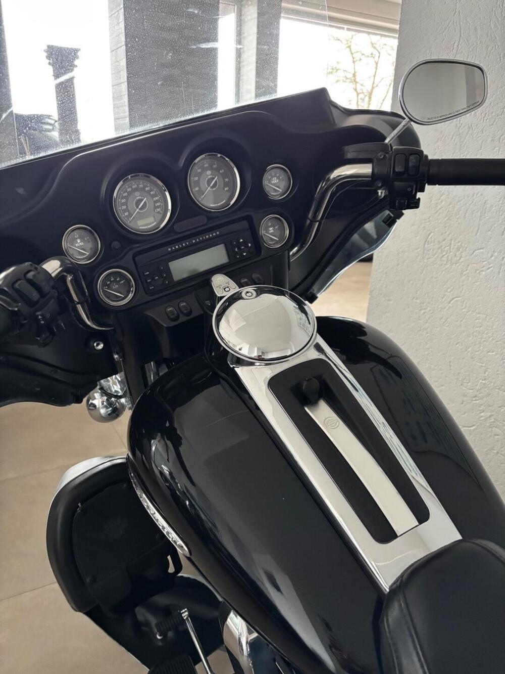 Harley-Davidson 1690 Electra Glide Ultra Classic (2014 - 16) - FLHTCU (5)