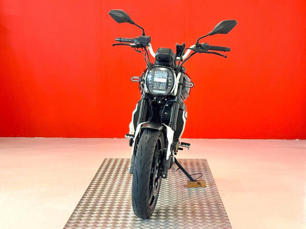 Voge Trofeo 300AC (2021 - 26) (3)