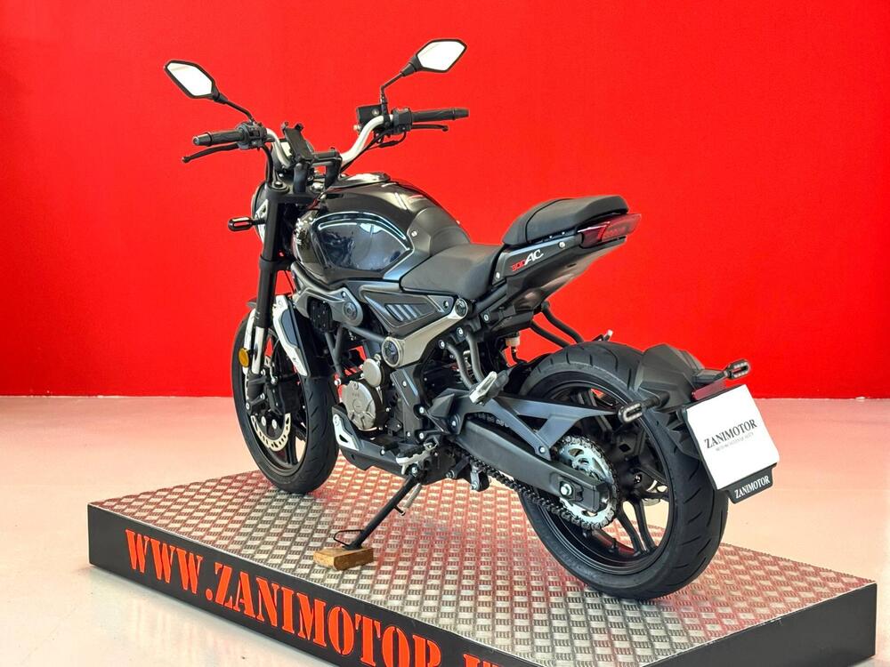 Voge Trofeo 300AC (2021 - 26) (6)