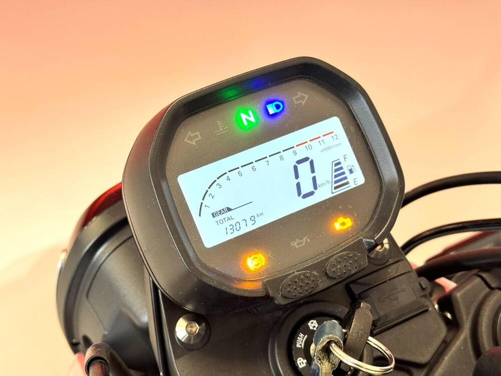 Voge Trofeo 300AC (2021 - 26) (18)