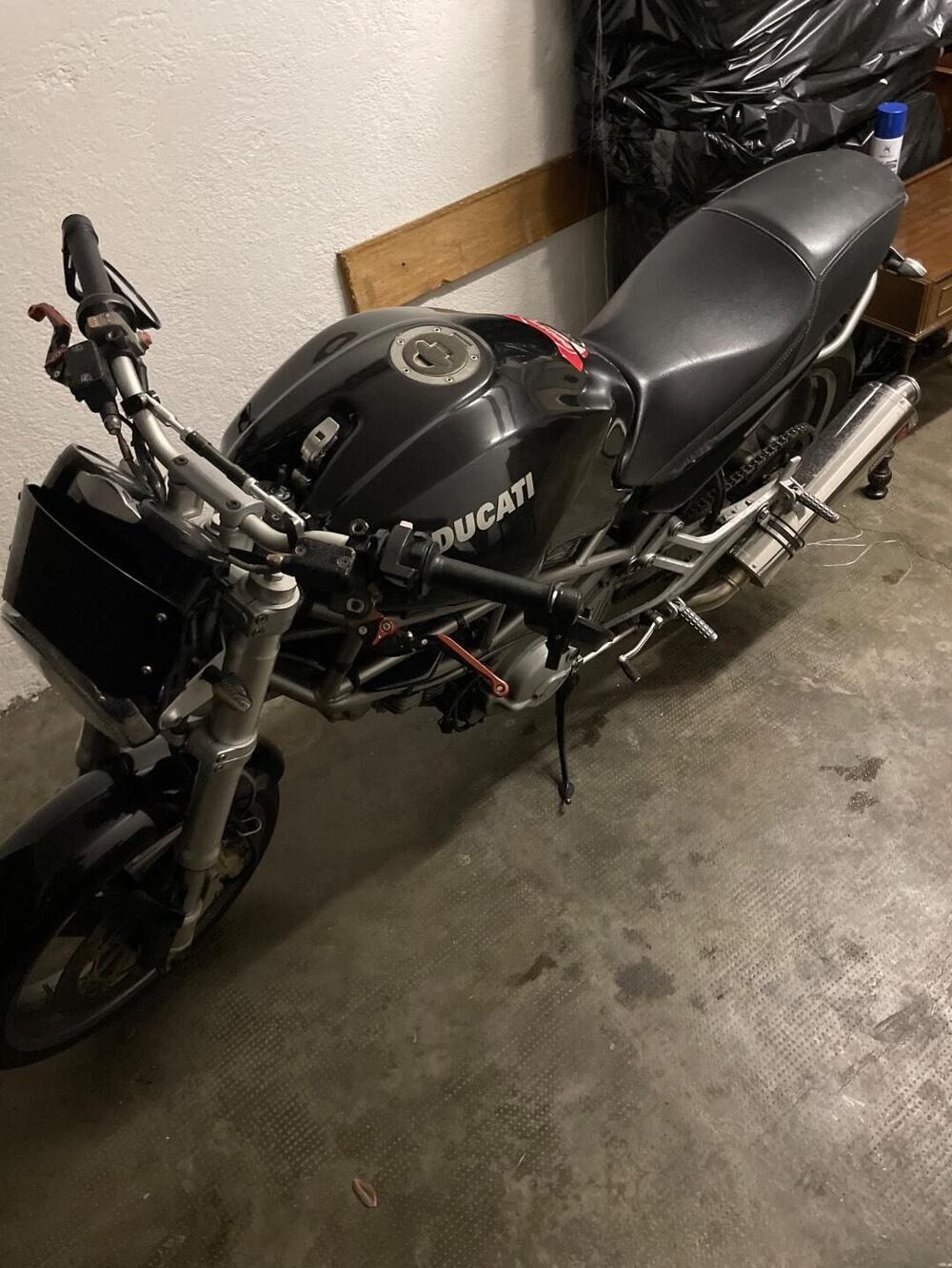 Ducati Monster 600 Dark (1998 - 01)